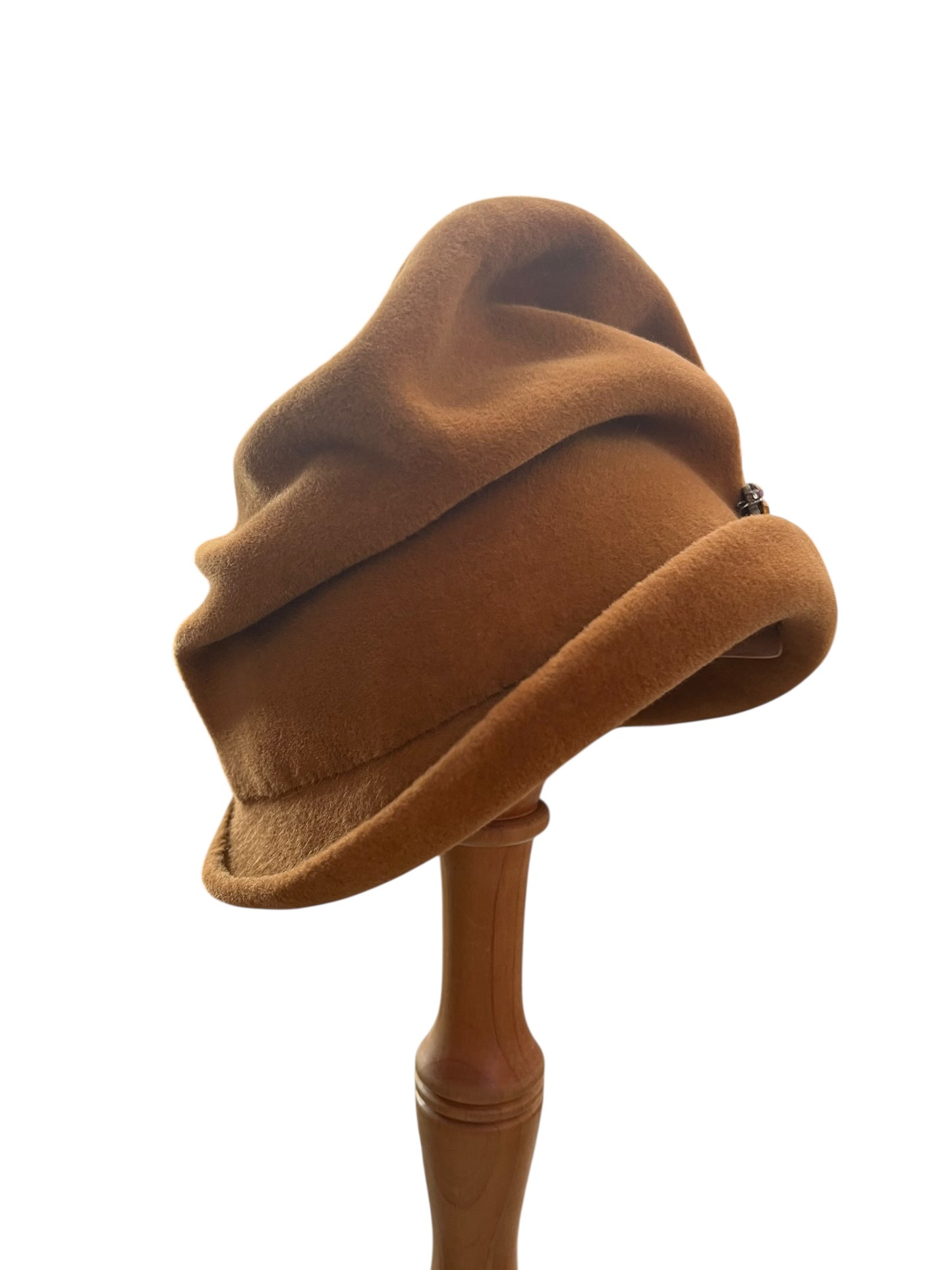 CARAMEL CLOCHE HAT