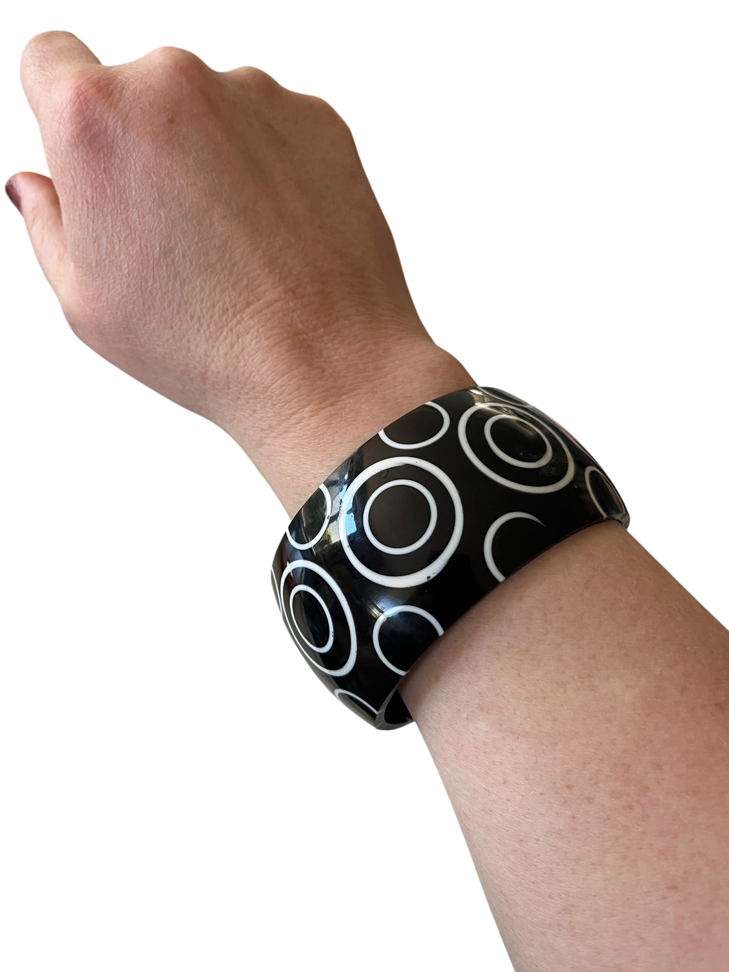 WIDE ORBS BANGLE