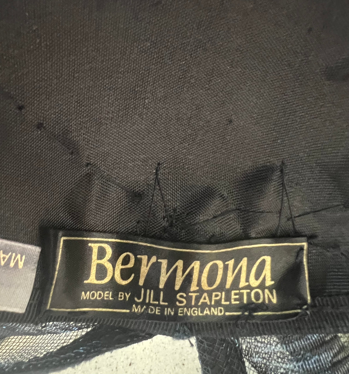 BERMONA LARGE FASCINATOR