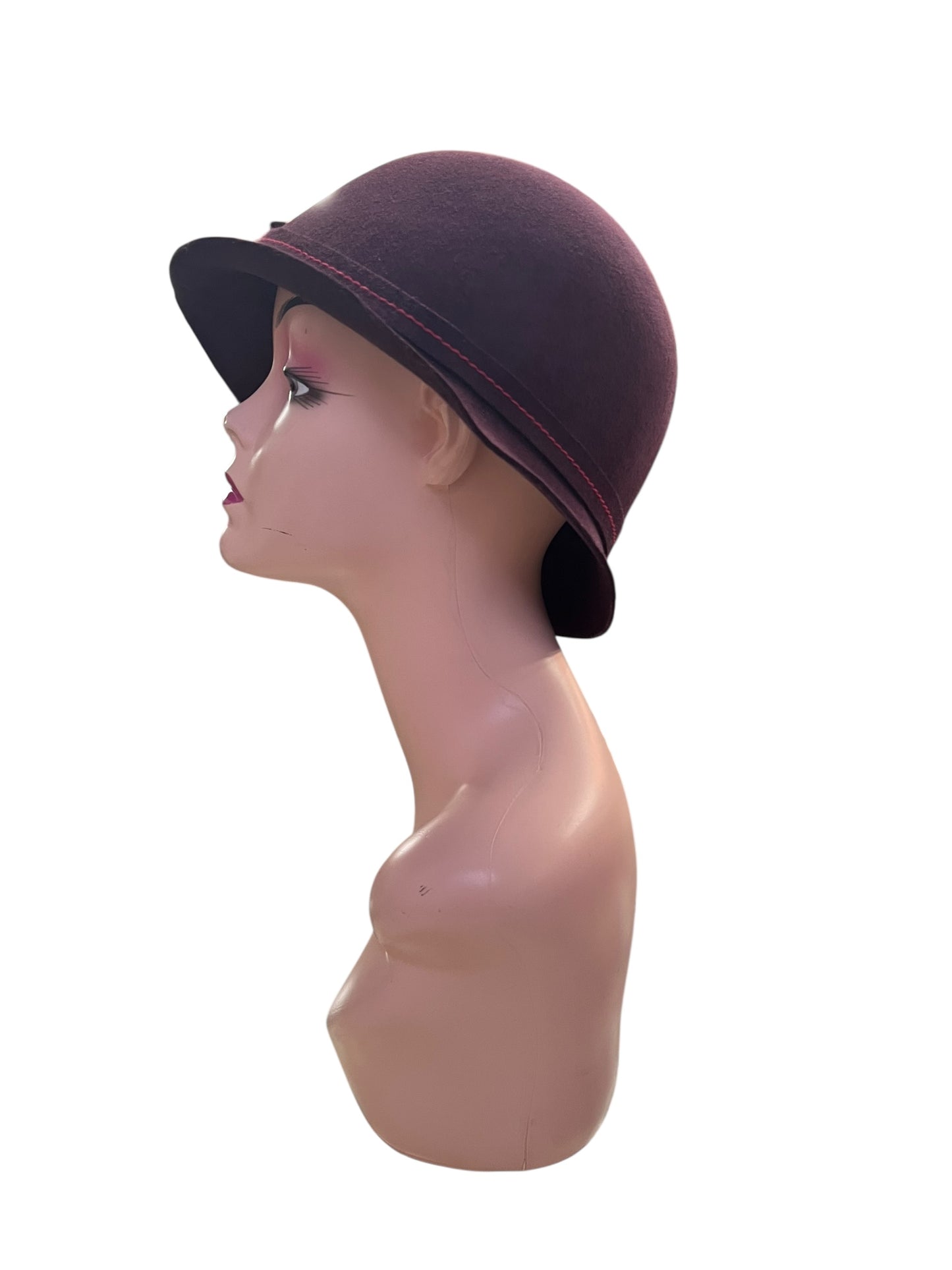 PLUM CLOCHE HAT