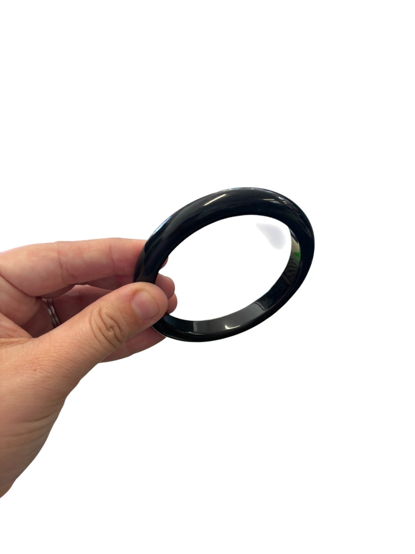 BLACK BANGLE