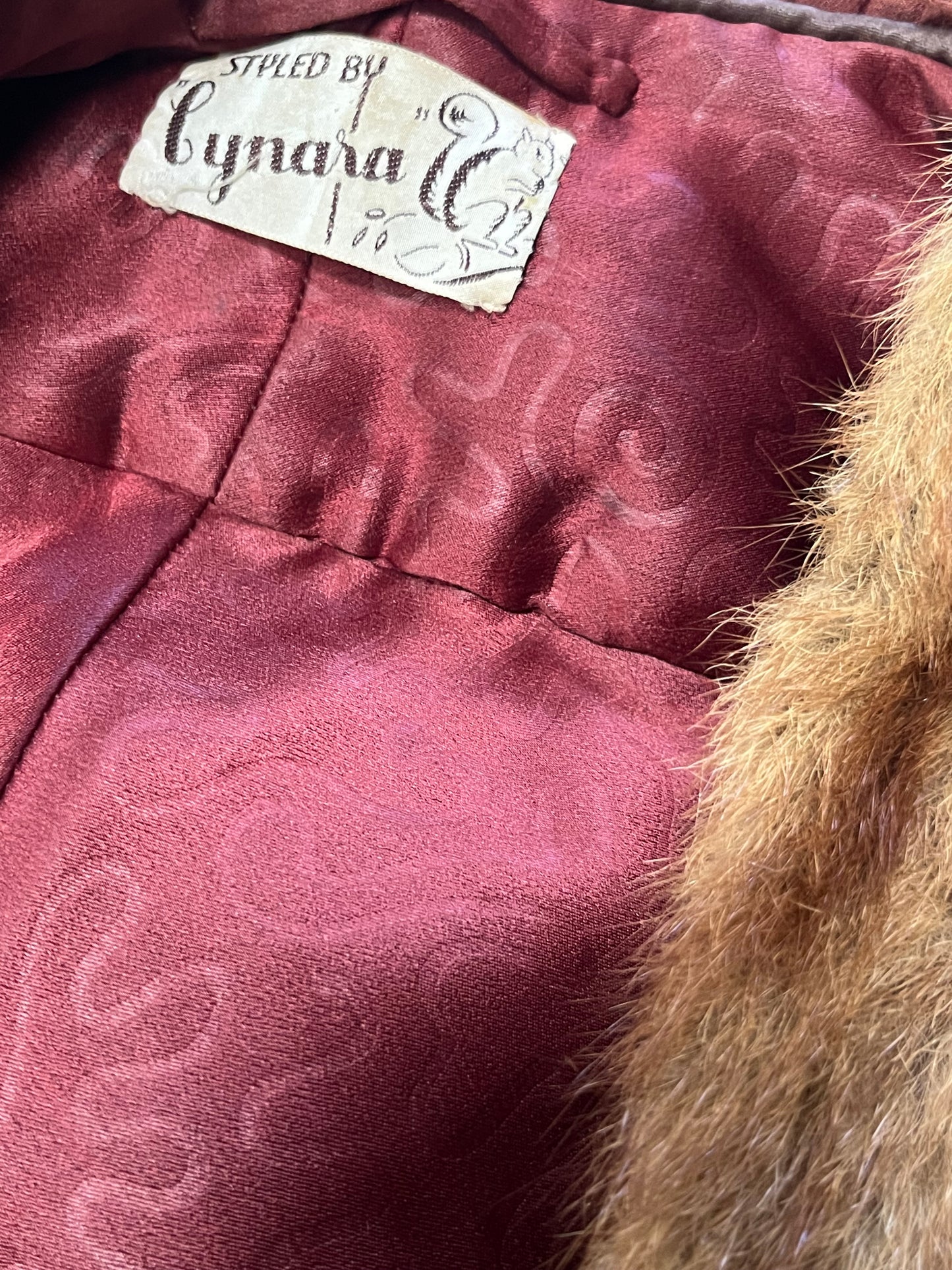 LYNARA FUR STOLE
