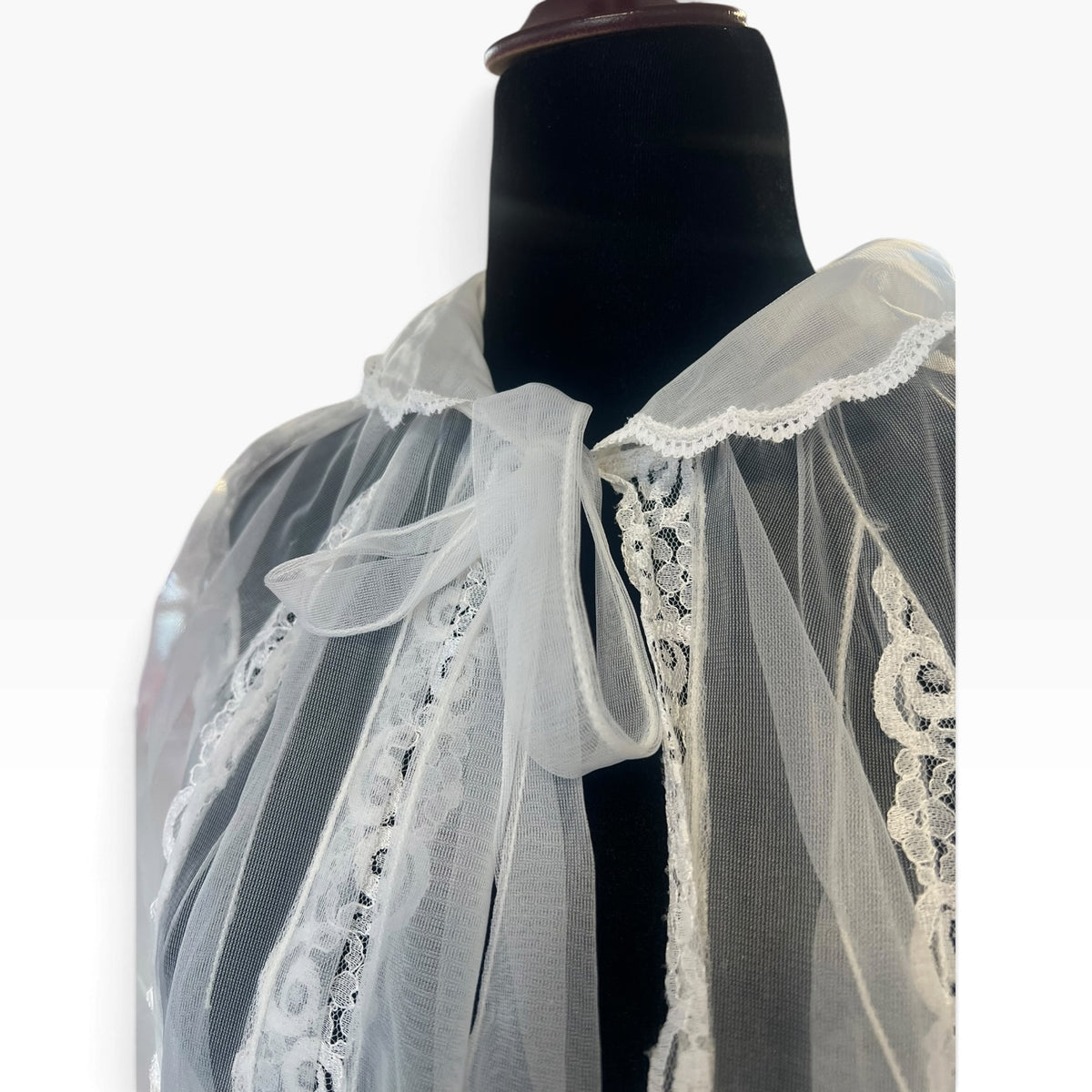 SOFT LACE NYLON ROBE | 12/14
