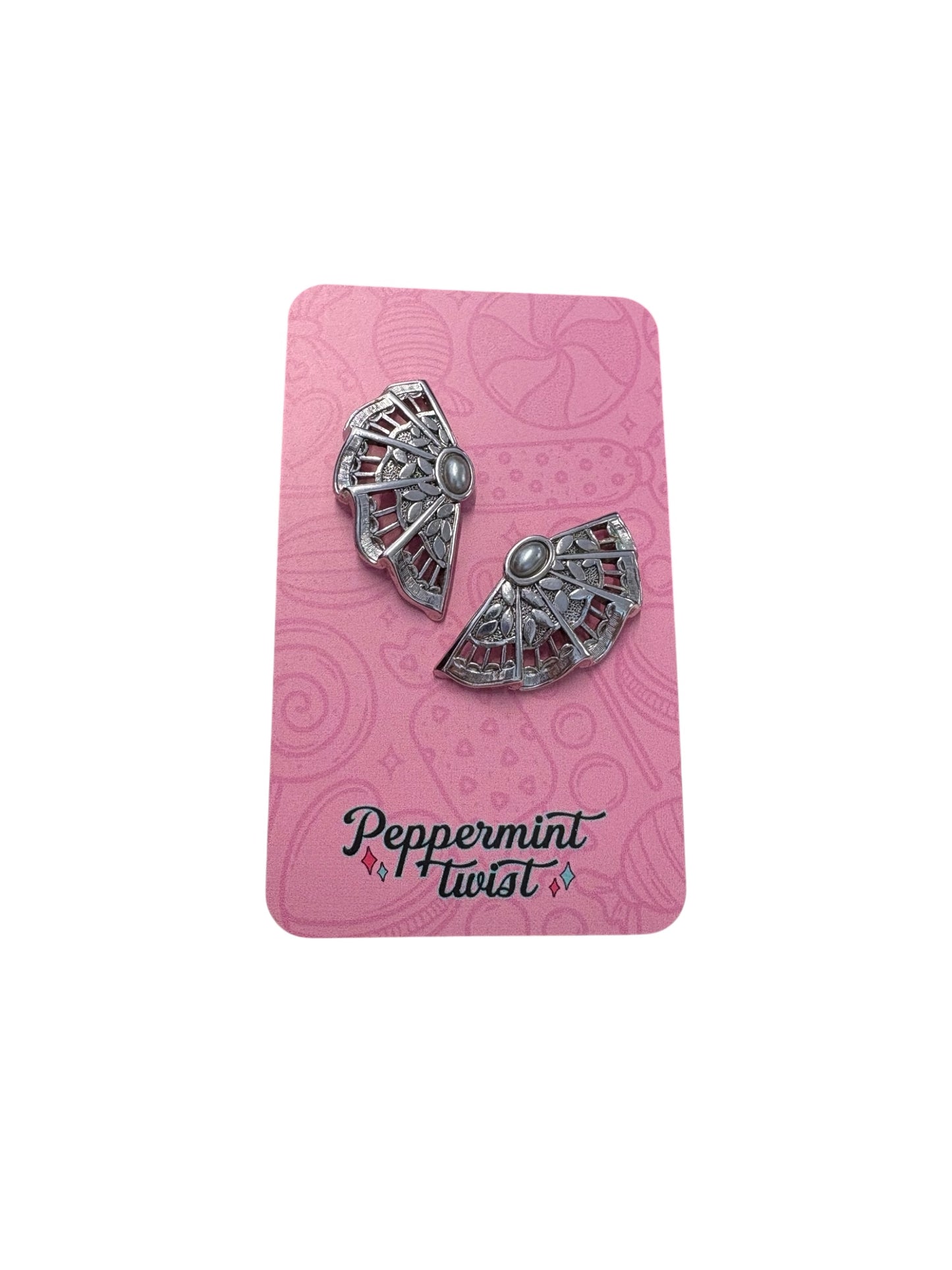 FAN STUD EARRINGS