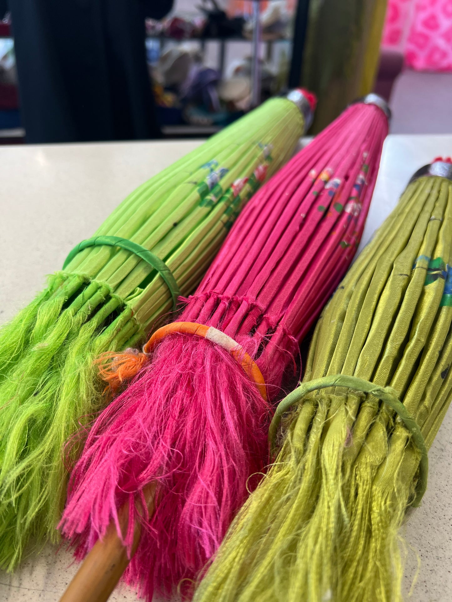 GREEN TASSEL PARASOL