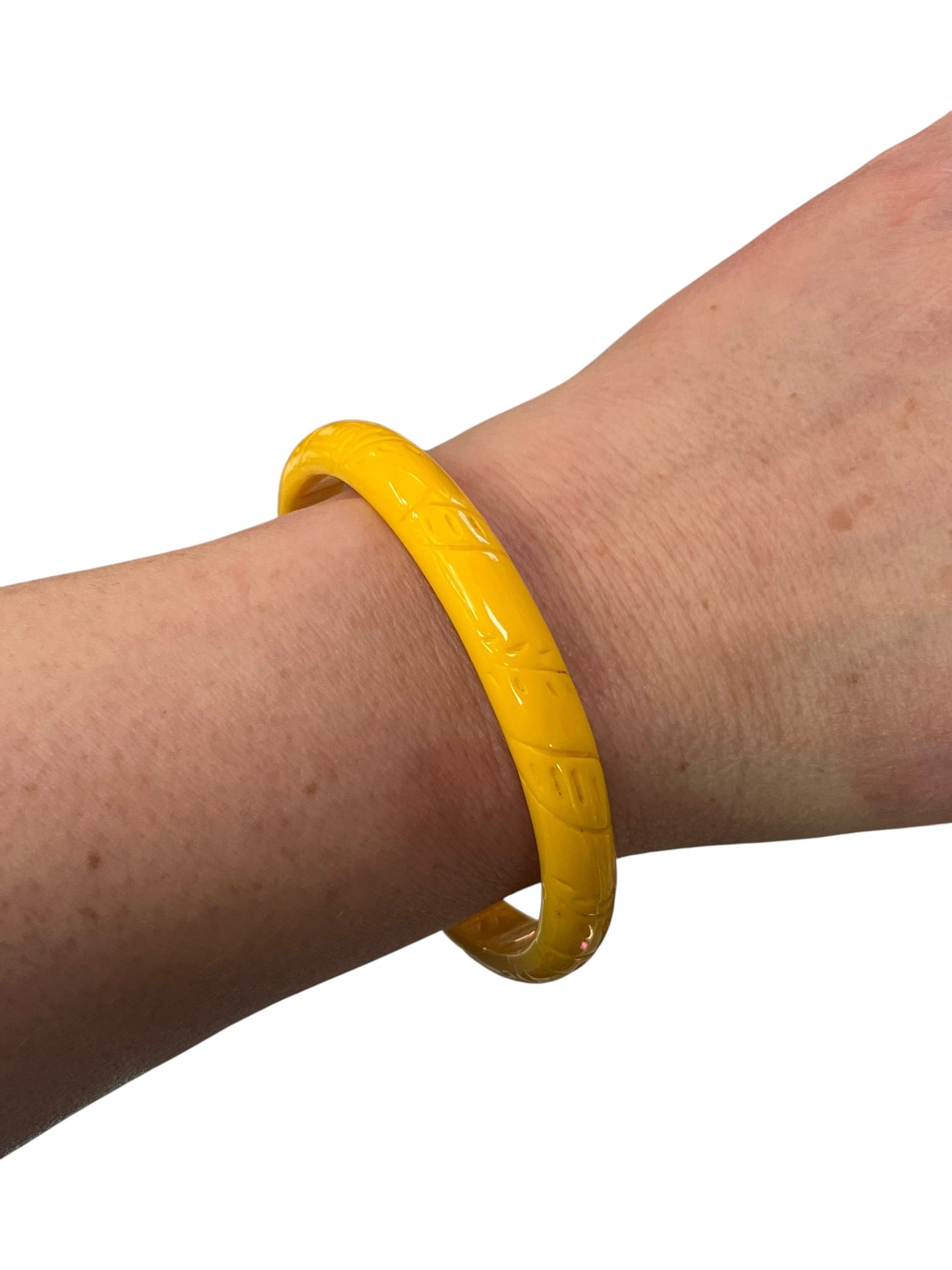 NARROW YELLOW BANGLE
