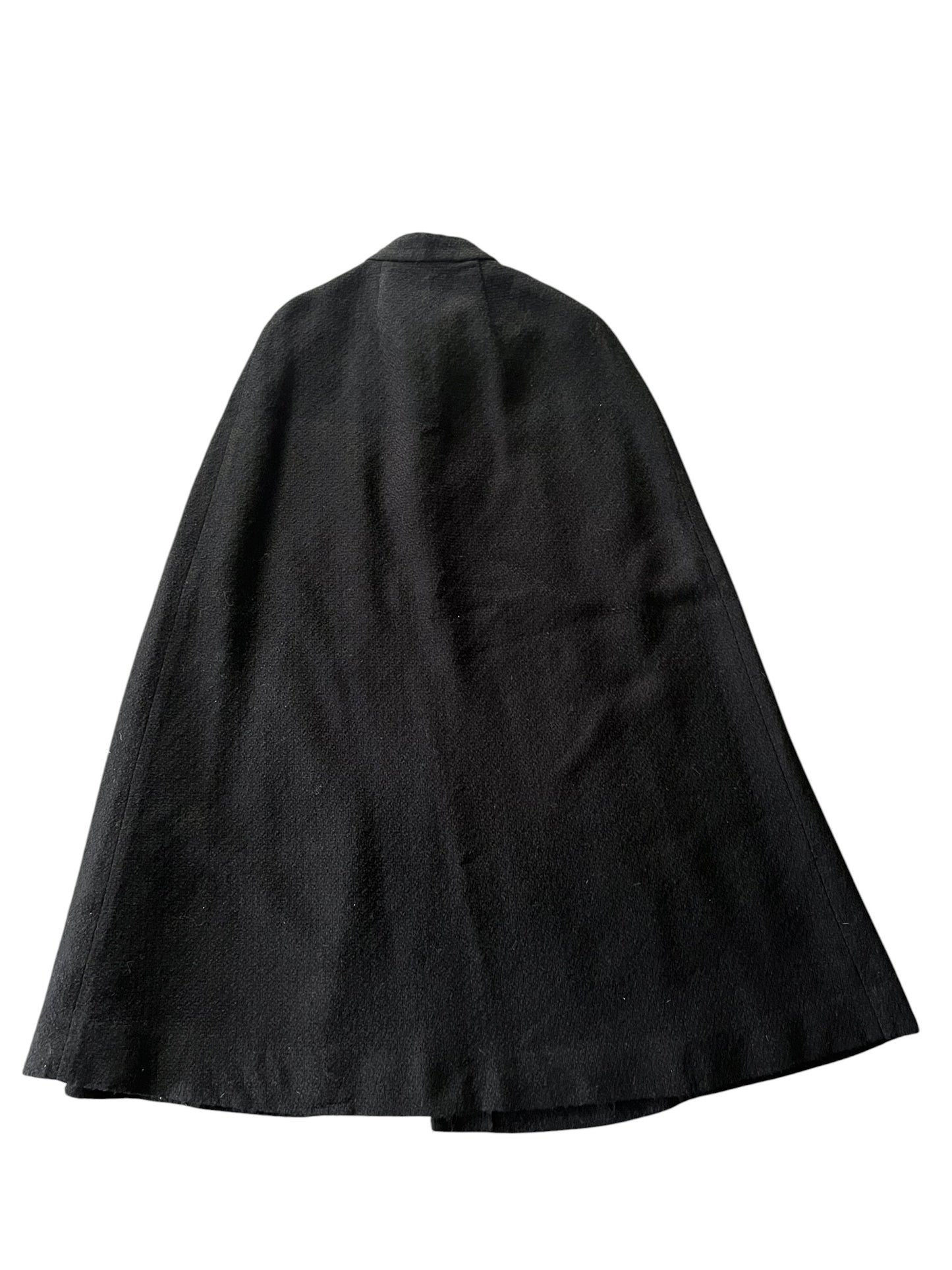 BLACK CAPE