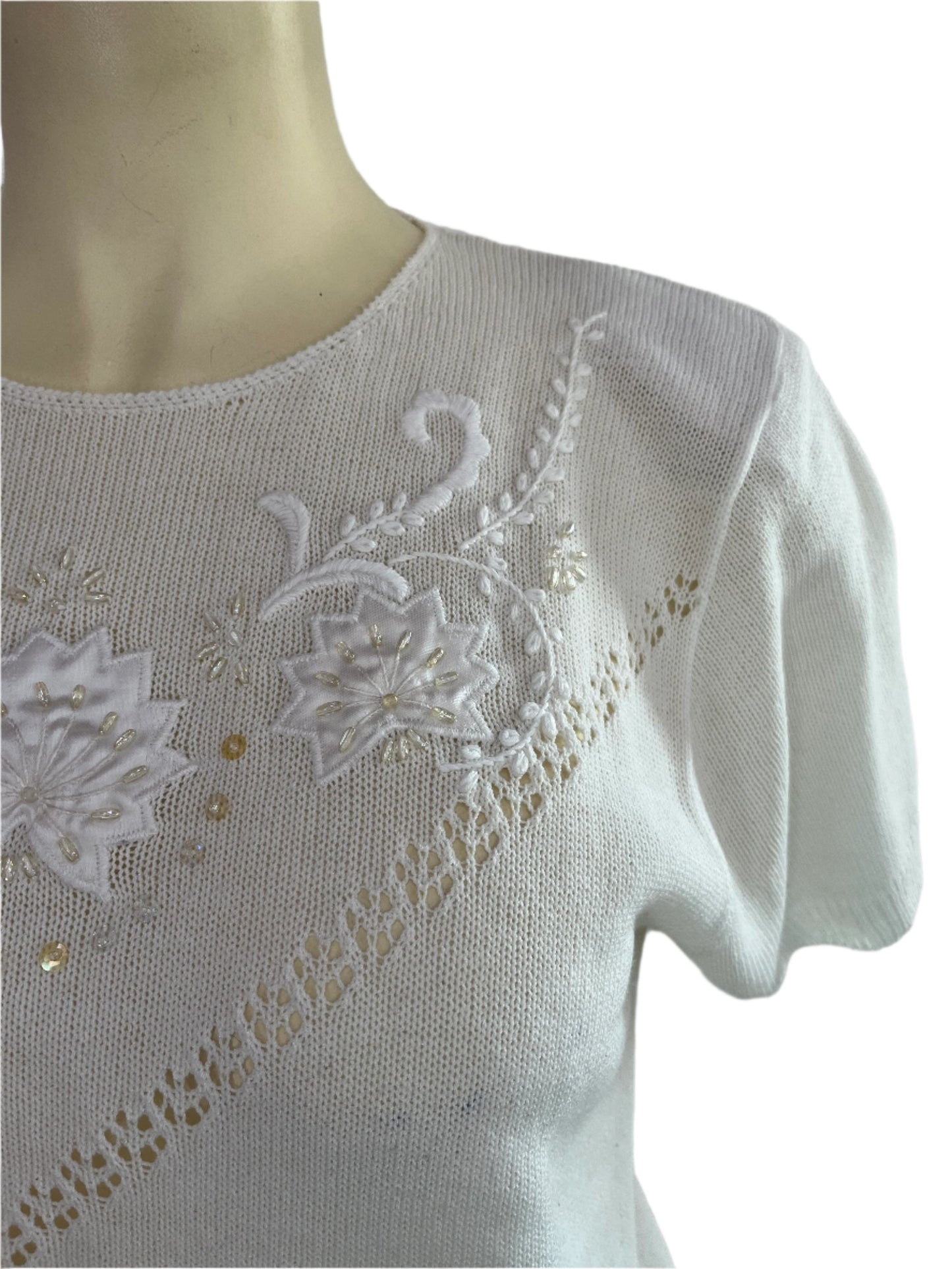 CURRENTS WHITE APPLIQUE TOP SZ 16