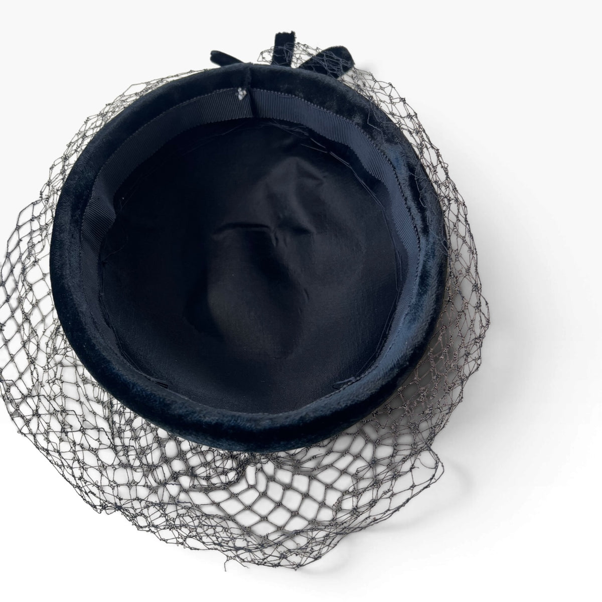 BLACK VELVET HAT