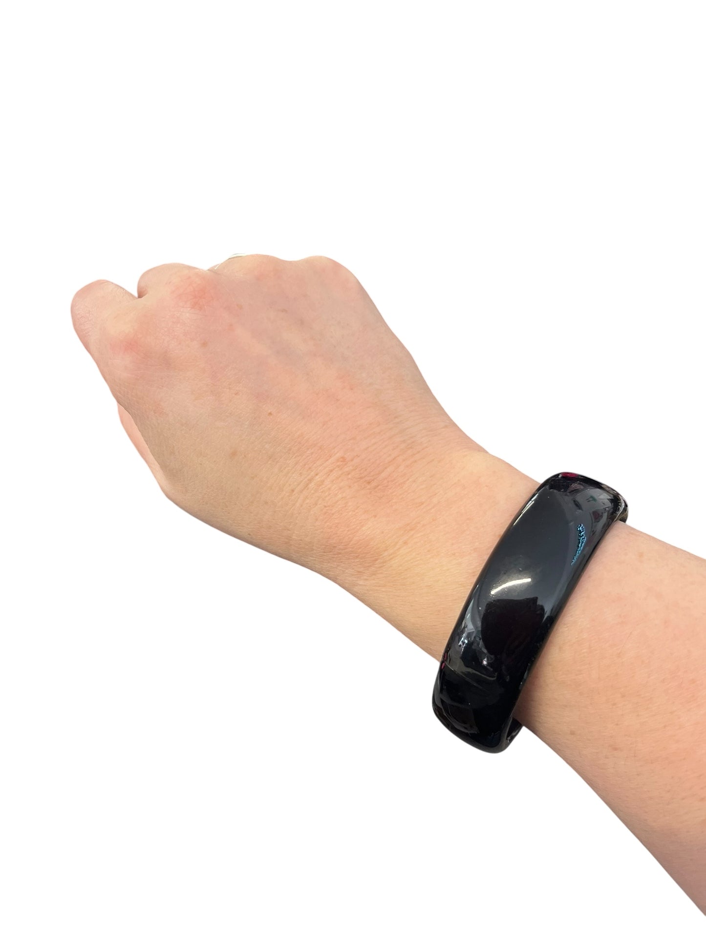 BLACK BANGLE