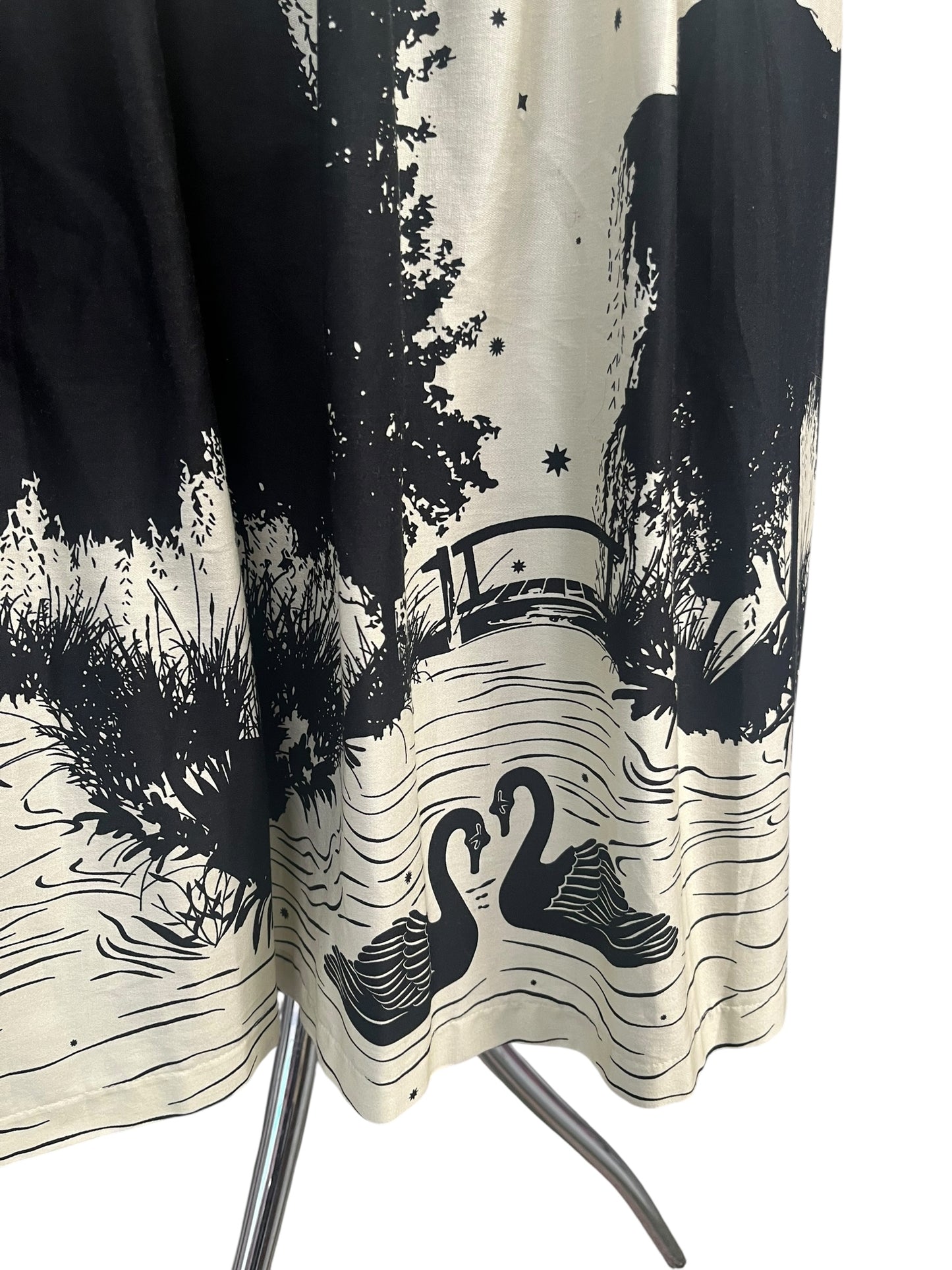 LINDY BOP SWAN DRESS | 20