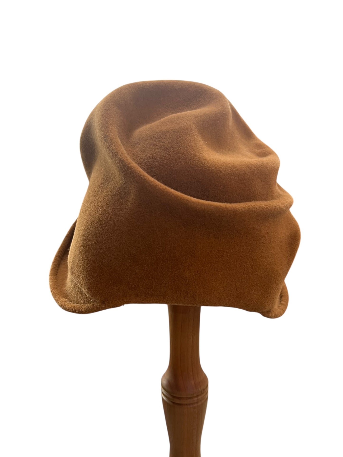 CARAMEL CLOCHE HAT