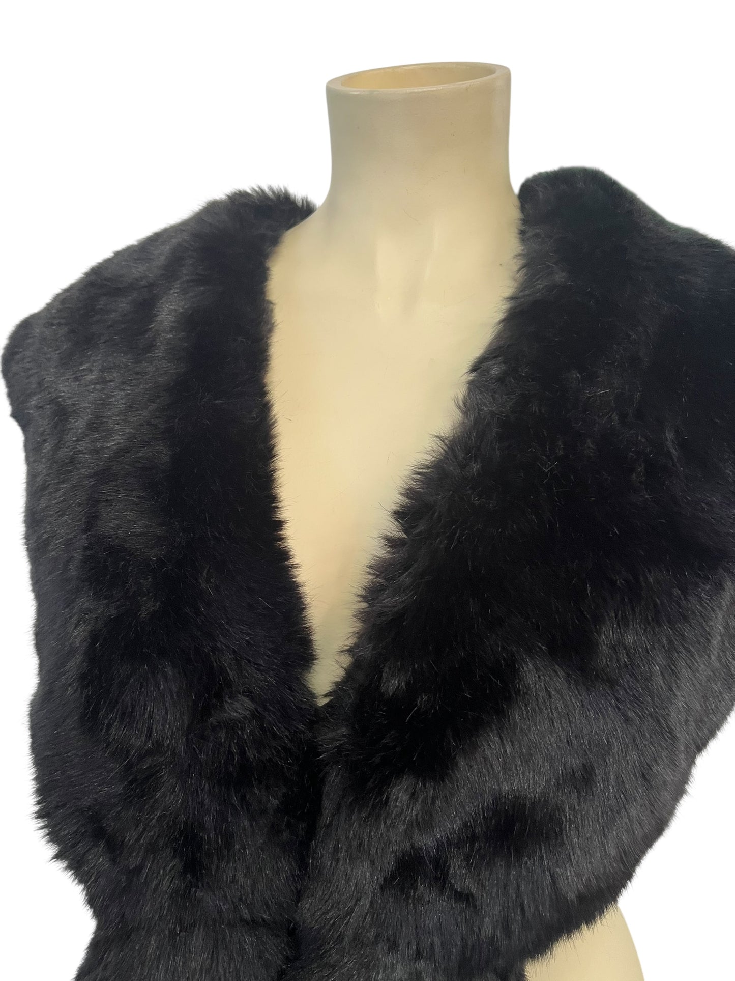 BLACK FAUX FUR WRAP