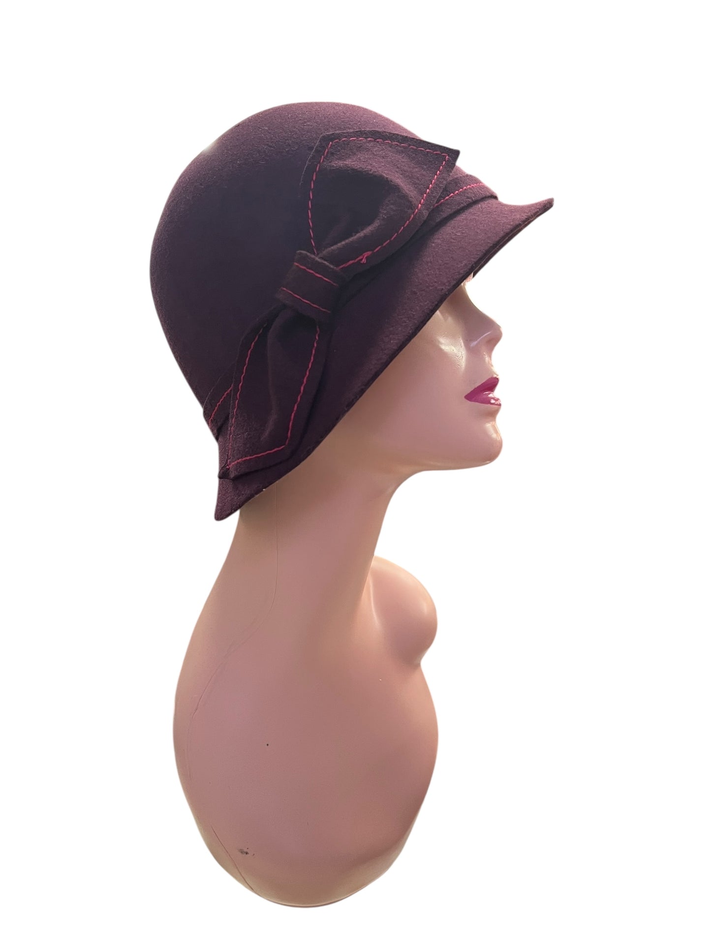 PLUM CLOCHE HAT