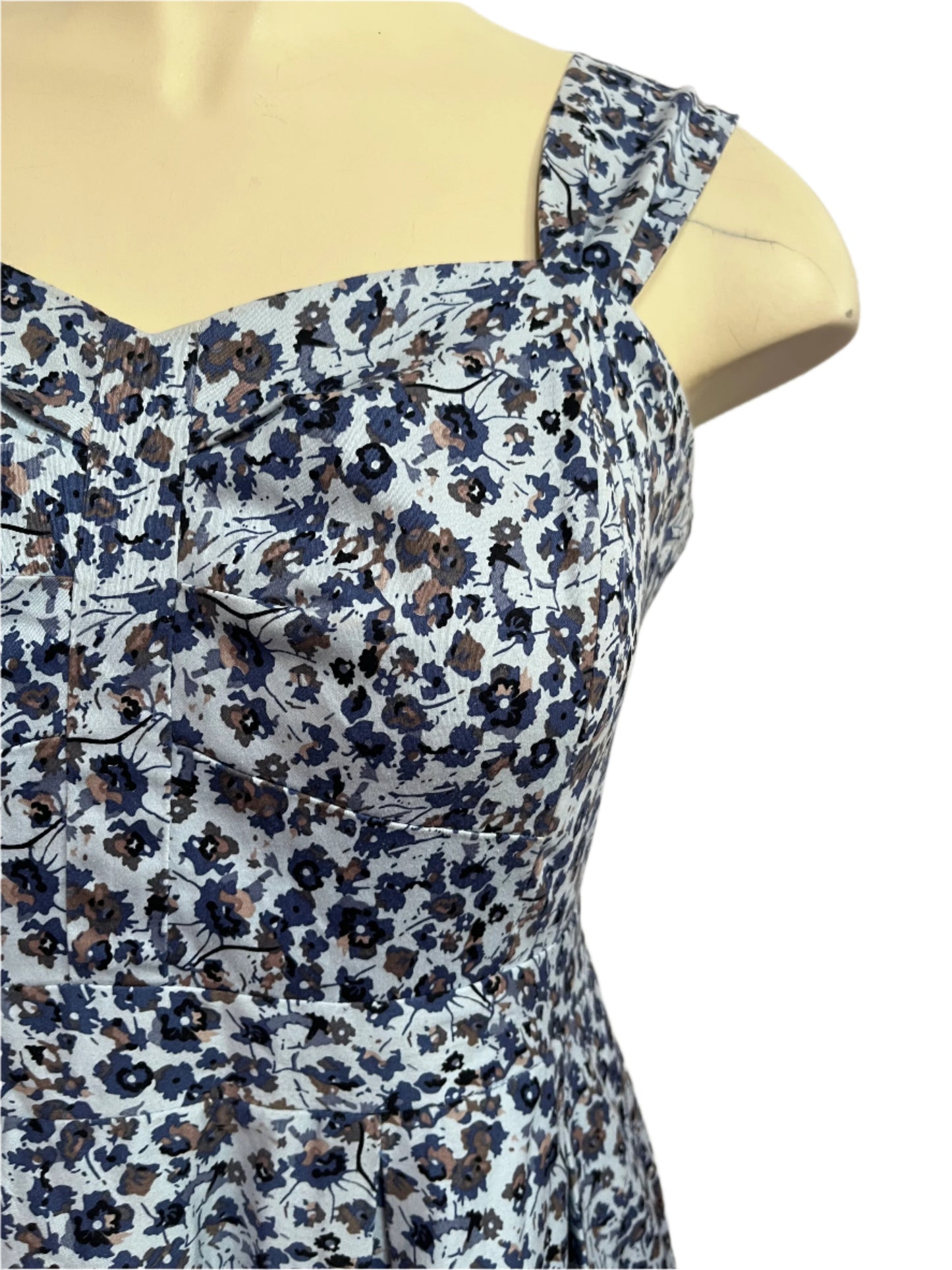 CITY CHIC BLUE FLORAL DRESS SZ S/16