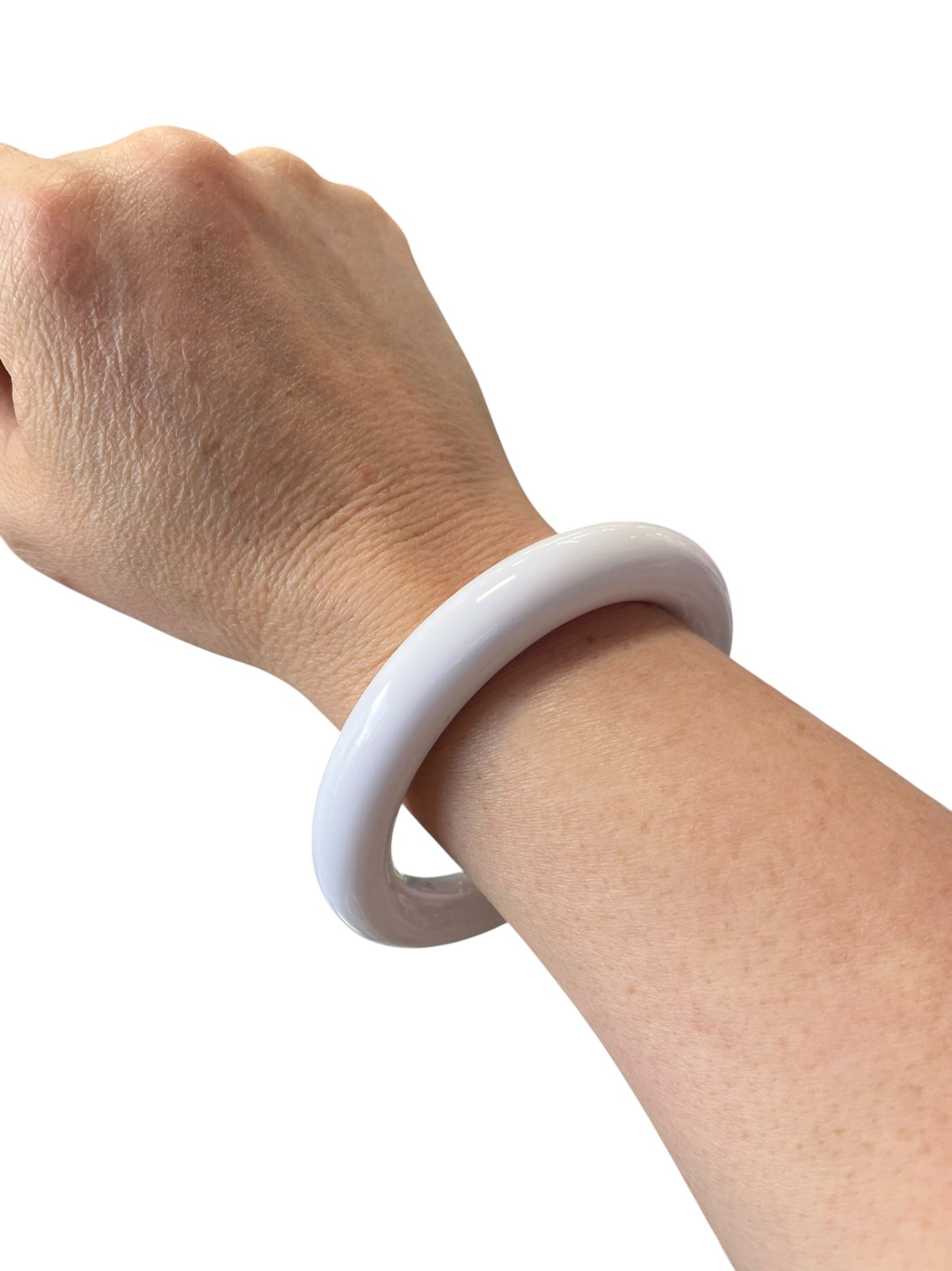 WHITE BANGLE