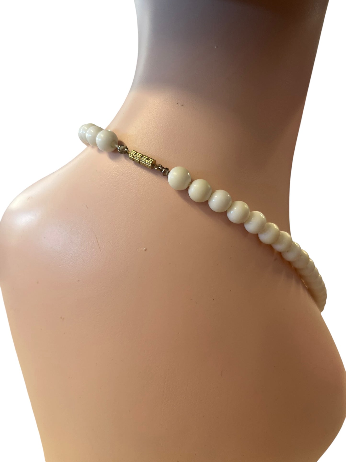 WHITE BUBBLEGUM BEADS