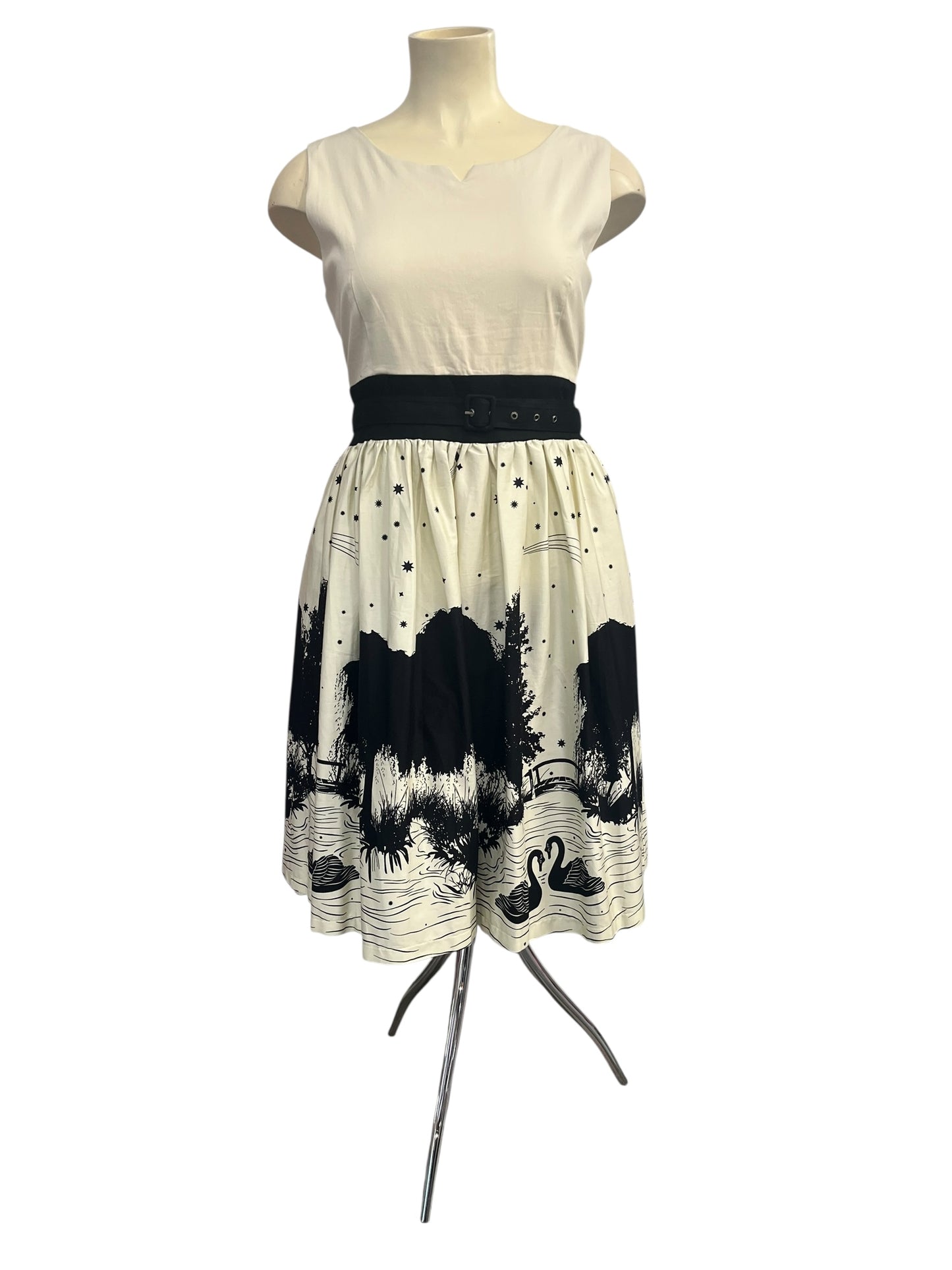 LINDY BOP SWAN DRESS | 20