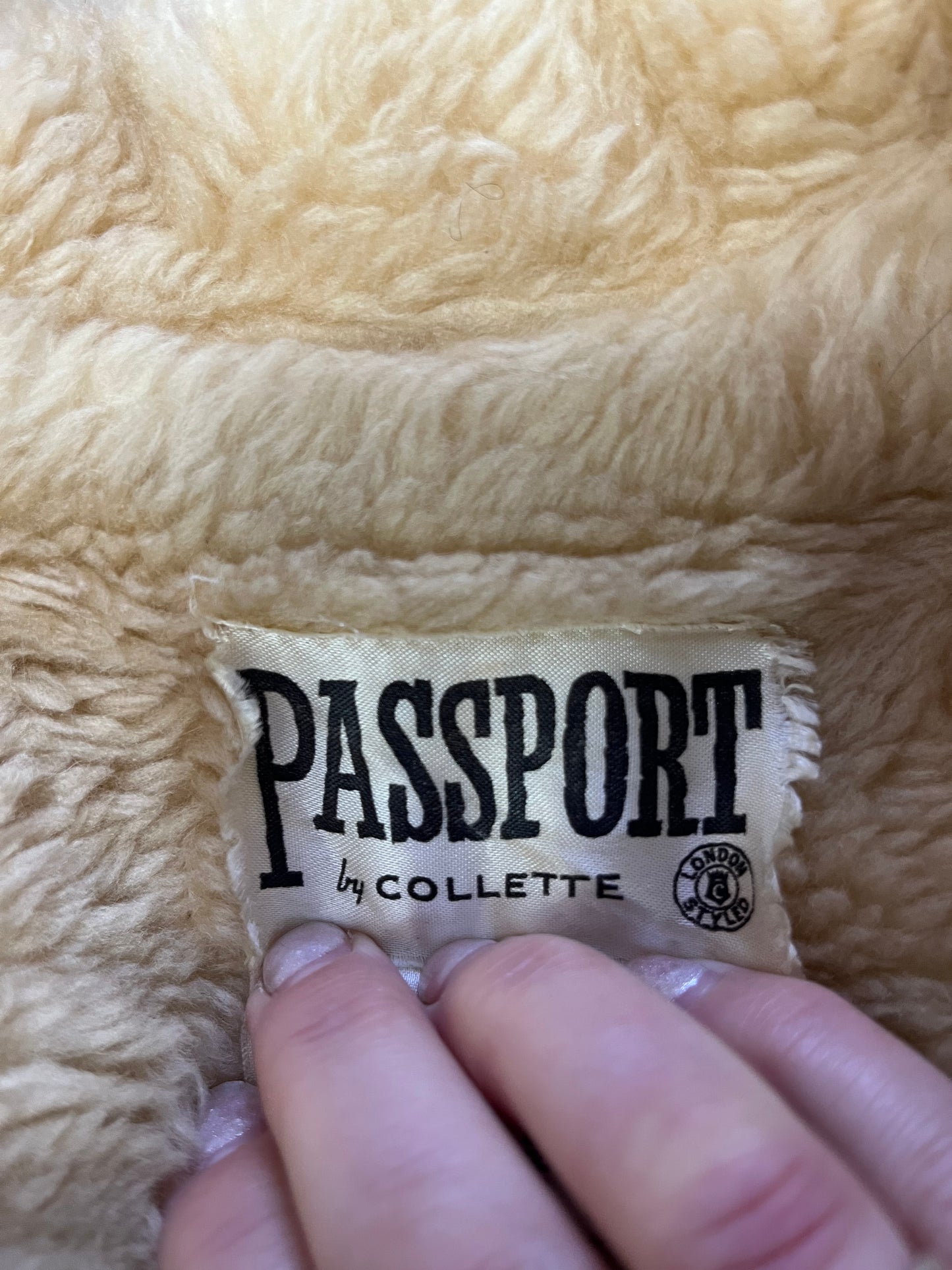 PASSPORT BY COLLETTE TEDDY COAT SZ 10