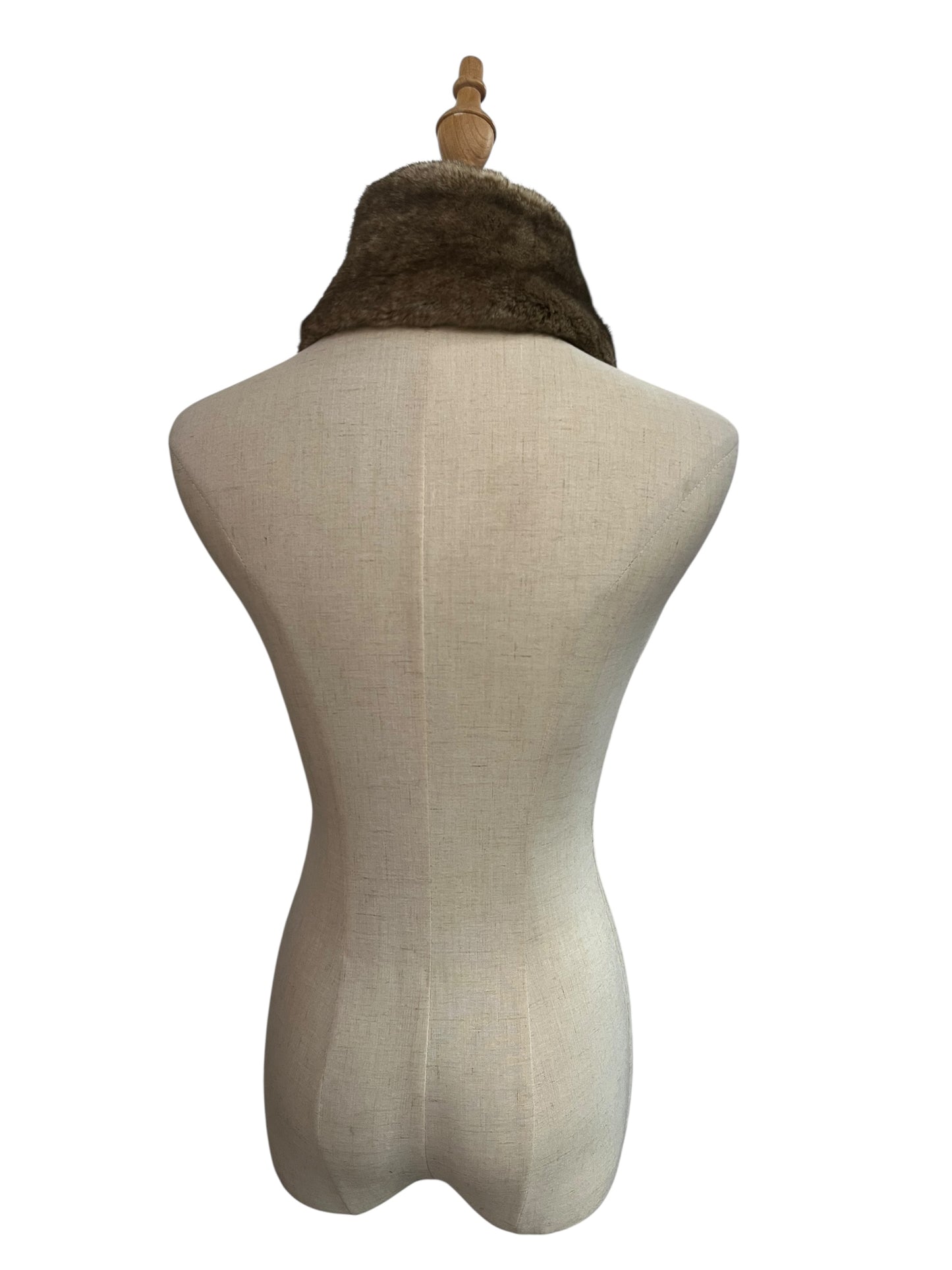 SOFT FAUX FUR NECKPIECE