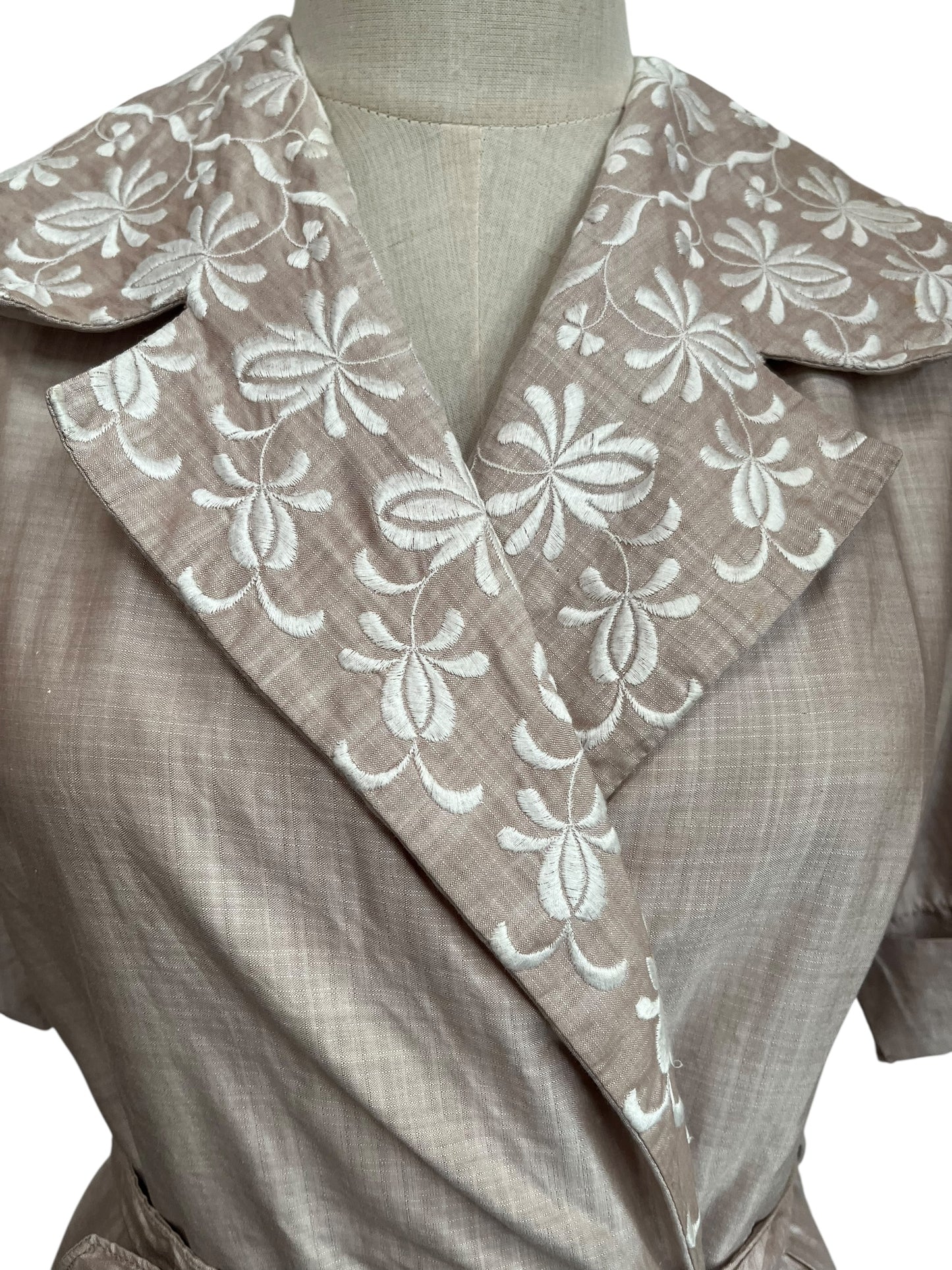 AN ANTHONYS ENBROIDERED DRESS | 12