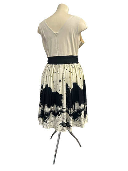 LINDY BOP SWAN DRESS | 20