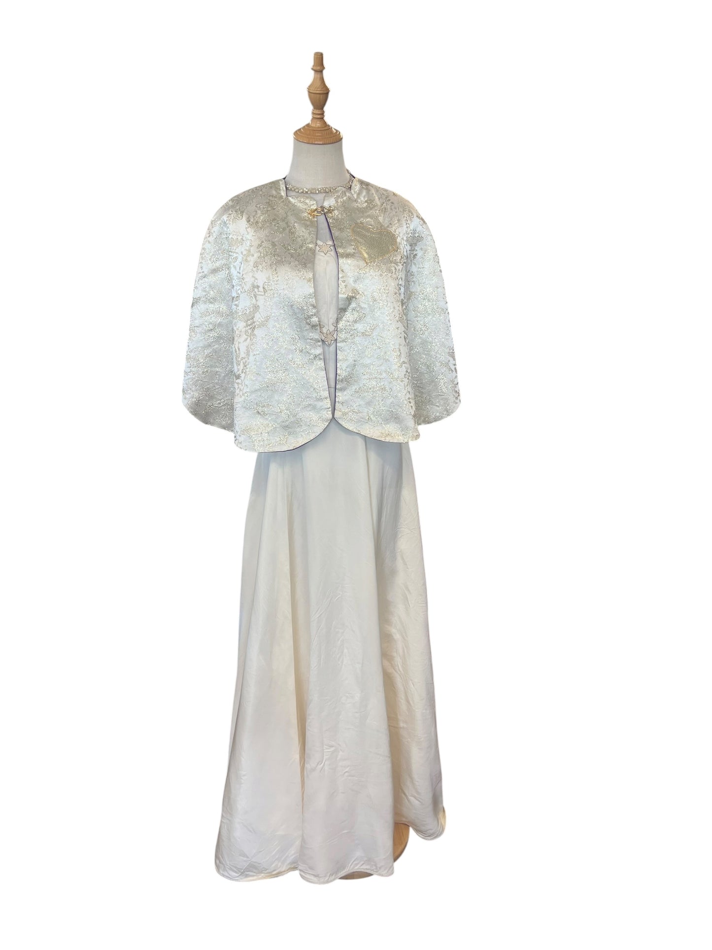 CREAM & GOLD CAPELET