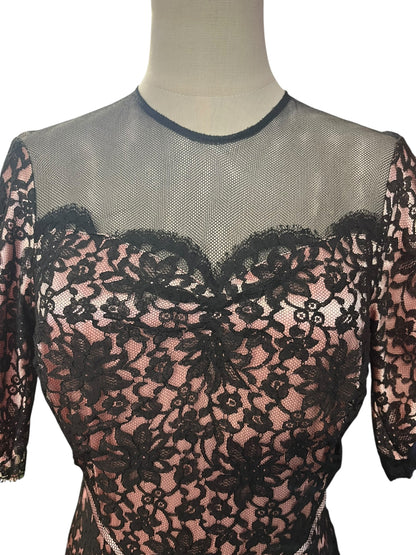 PINK AND BLACK LACE GOWN | 8/10
