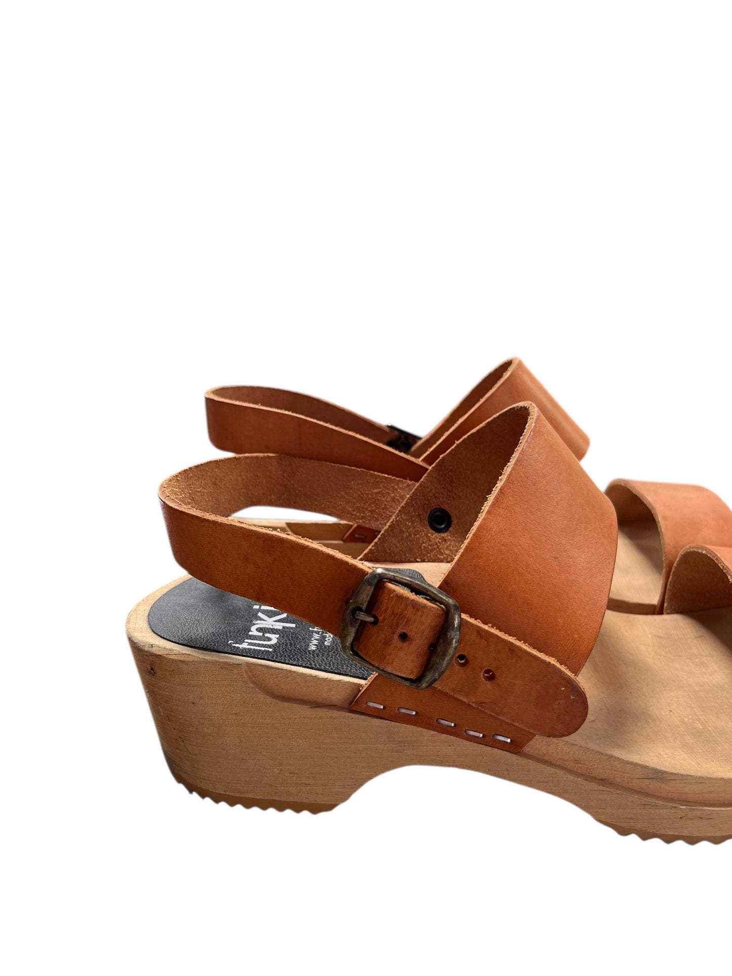FUNKIS BROWN CLOGS | 9