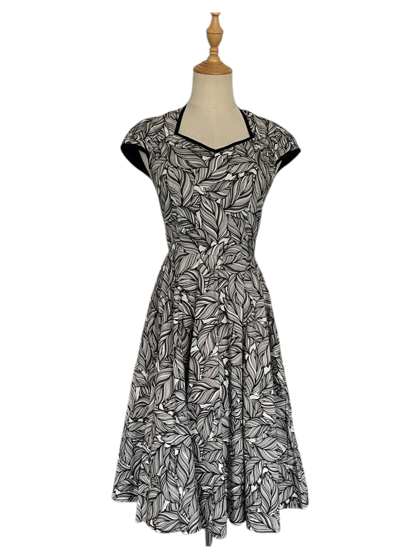 NINETEEN50 B&W DRESS | 8