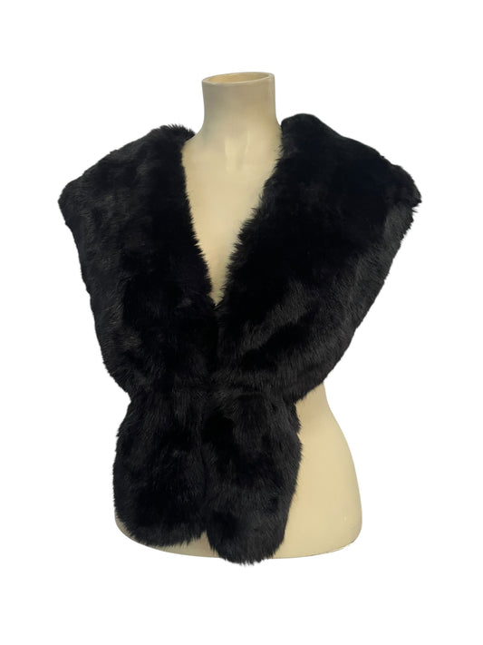 BLACK FAUX FUR WRAP