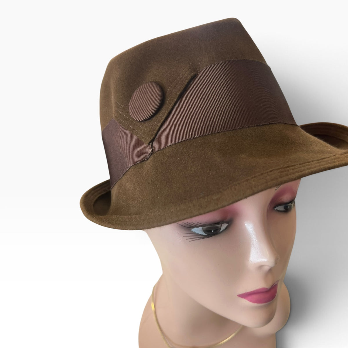 BROWN CLOCHE HAT