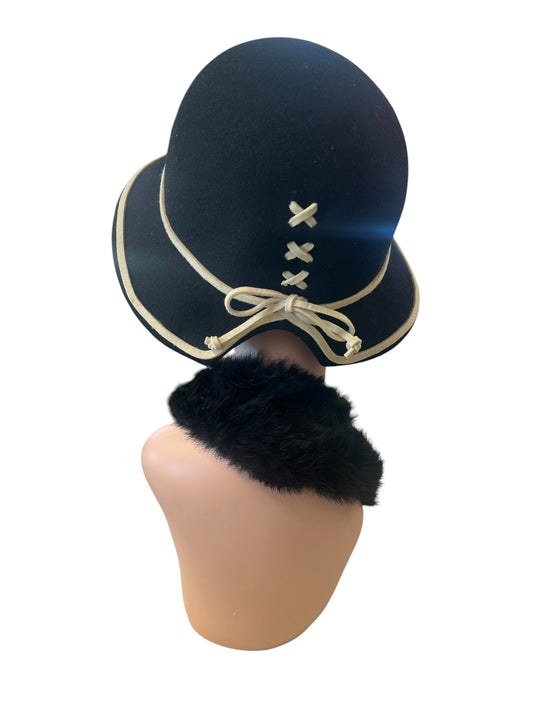 BLACK & CREAM CLOCHE HAT