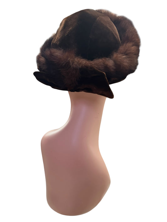 FUR HAT WITH BOW