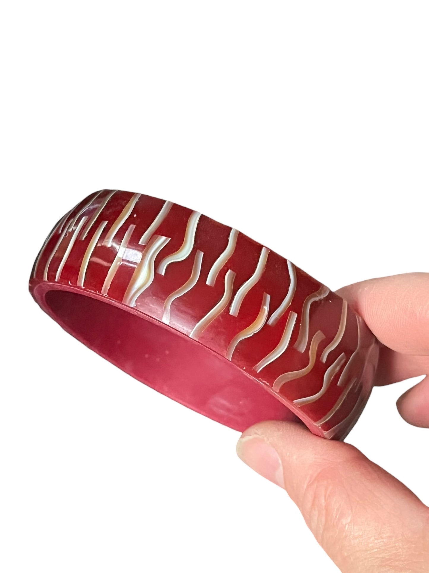 BURGUNDY SHELL BANGLE