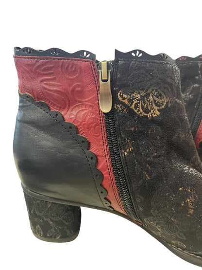 HELLIUM LEATHER BROCADE ANKLE BOOTS | 40