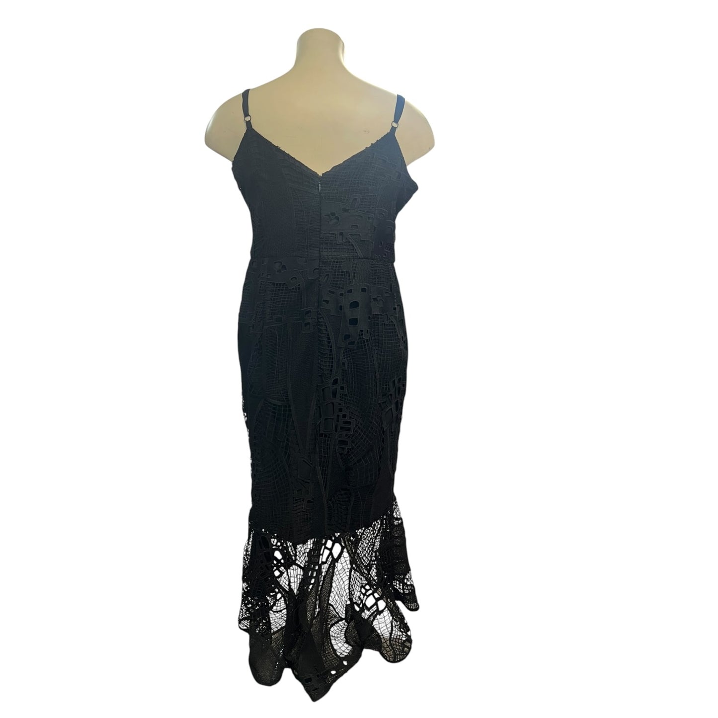 CITY CHIC BLACK LACE GOWN | S/18