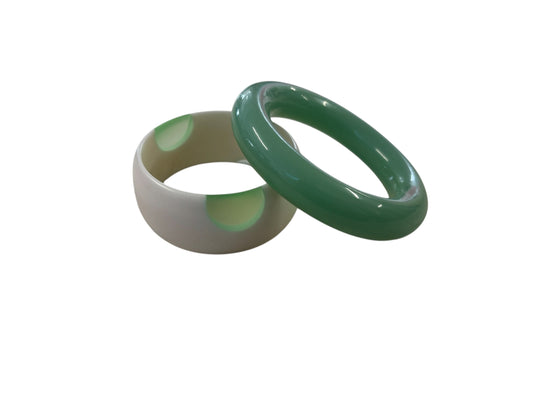 PALE JADE THICK ROUND BANGLE