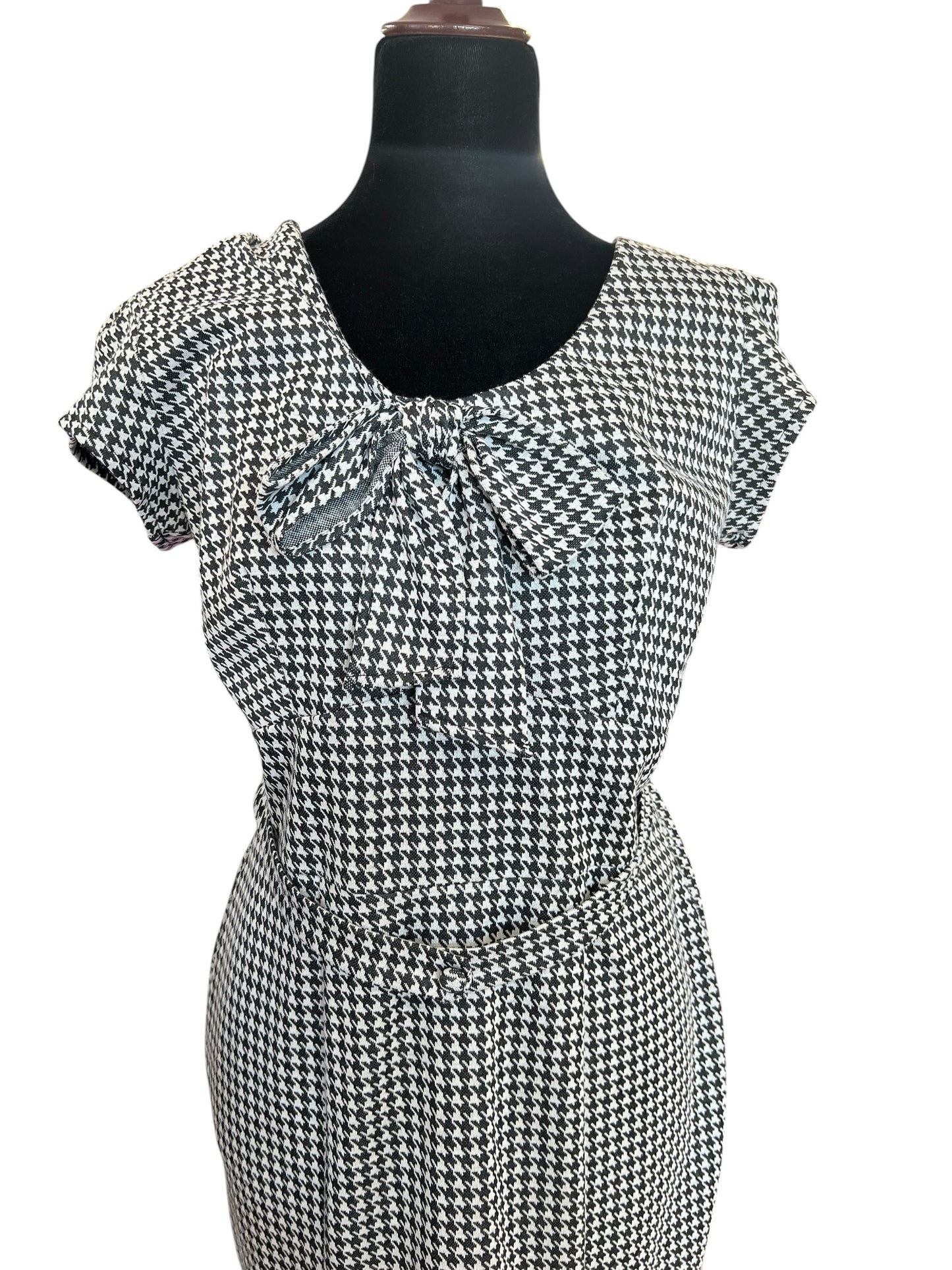 STOP STARING HOUNDSTOOTH DRESS | XL