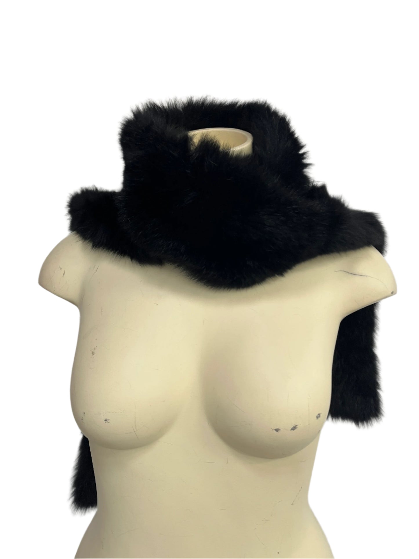 LUXE BLACK FUR SCARF