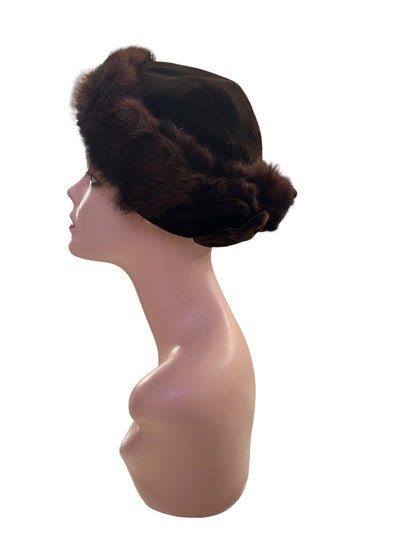 FUR HAT WITH BOW