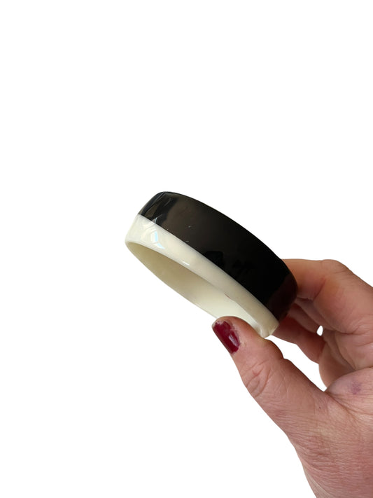 B&W BANGLE