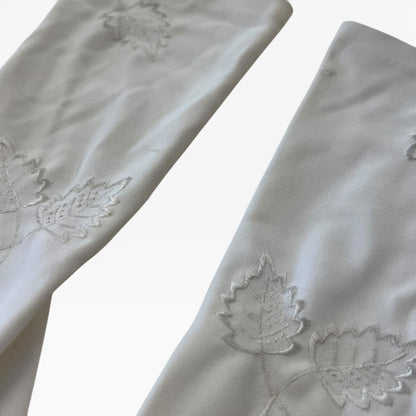 WHITE LEAF EMBROIDERED GLOVES