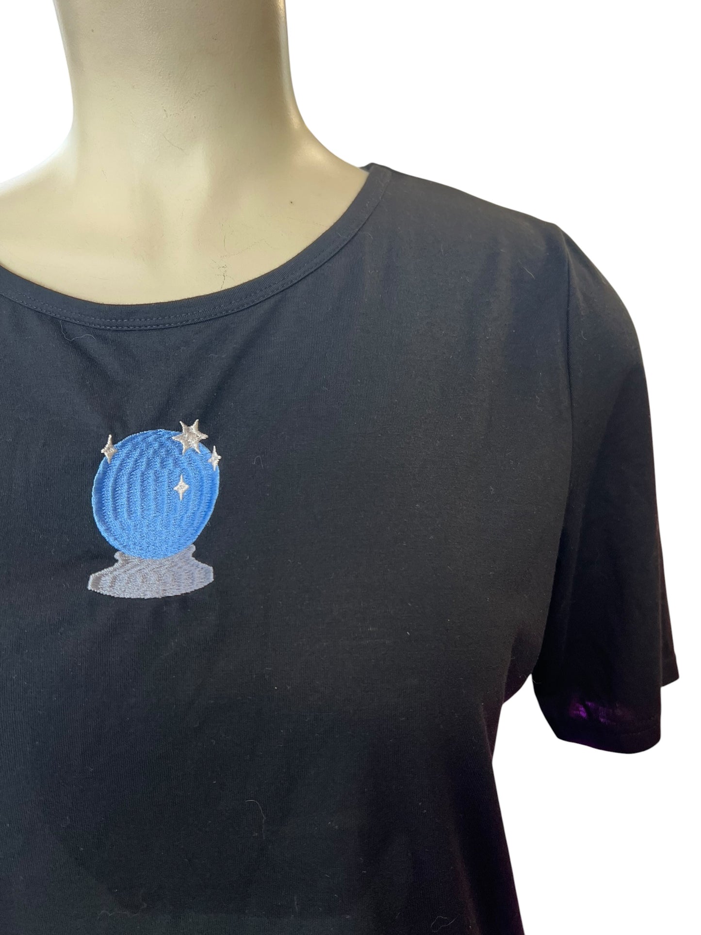 BLACK FRIDAY CRYSTAL BALL TEE | 20