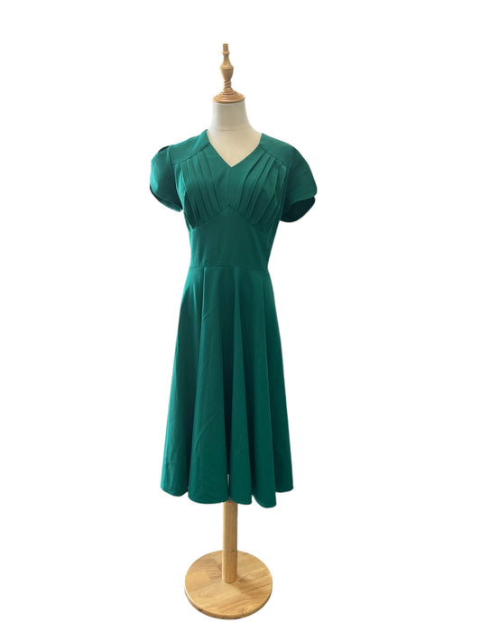 PRETTY RETRO GREEN DRESS | 14