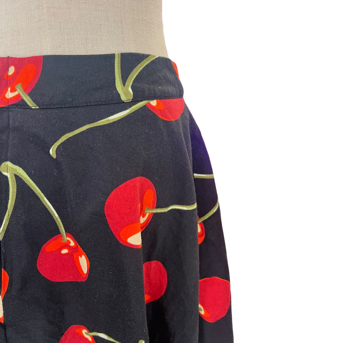 REVIVIAL CHERRY SKIRT | 10