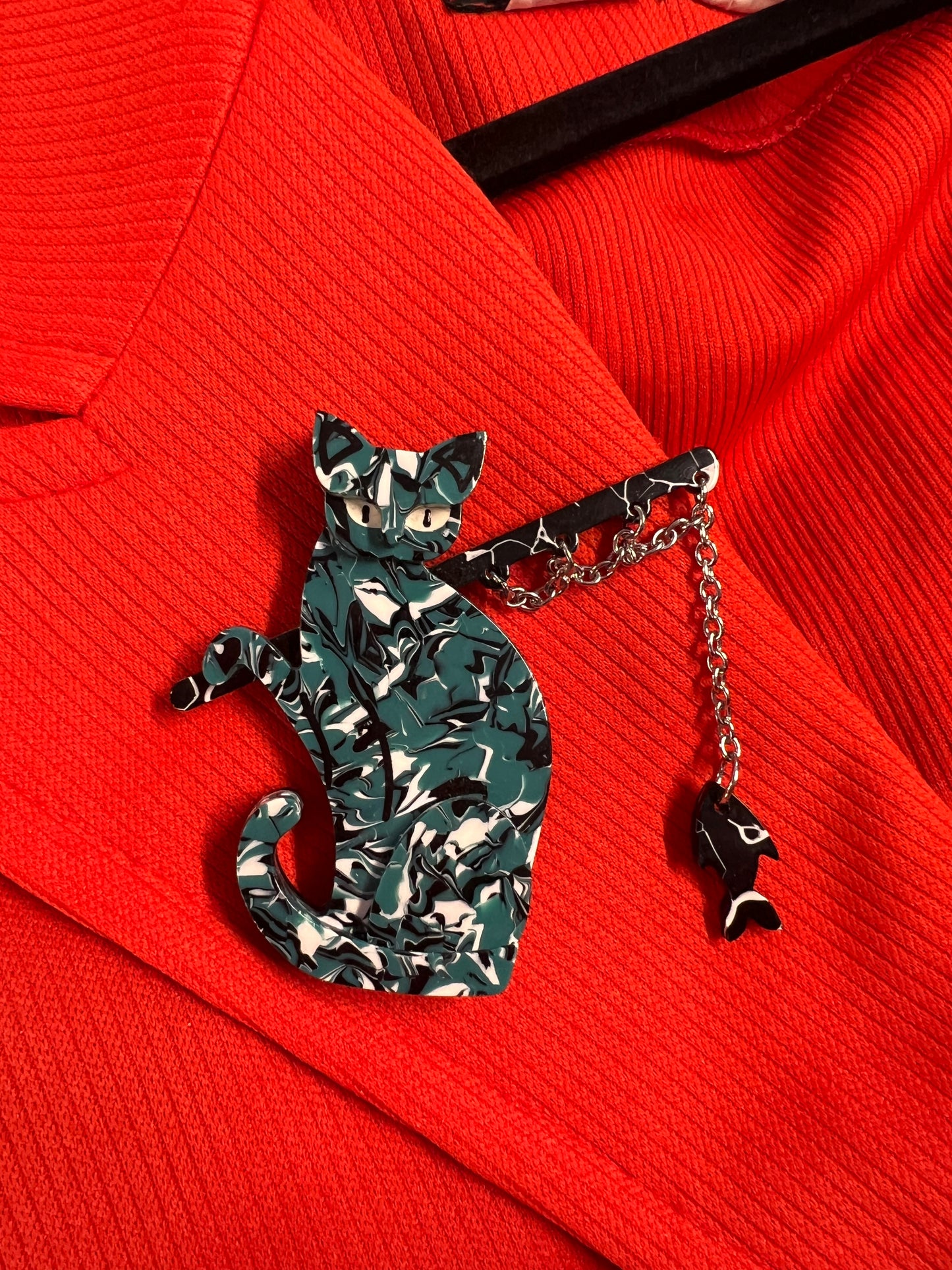 ERSTWILDER - THE FAMOUS FISHING CAT BROOCH LARGE