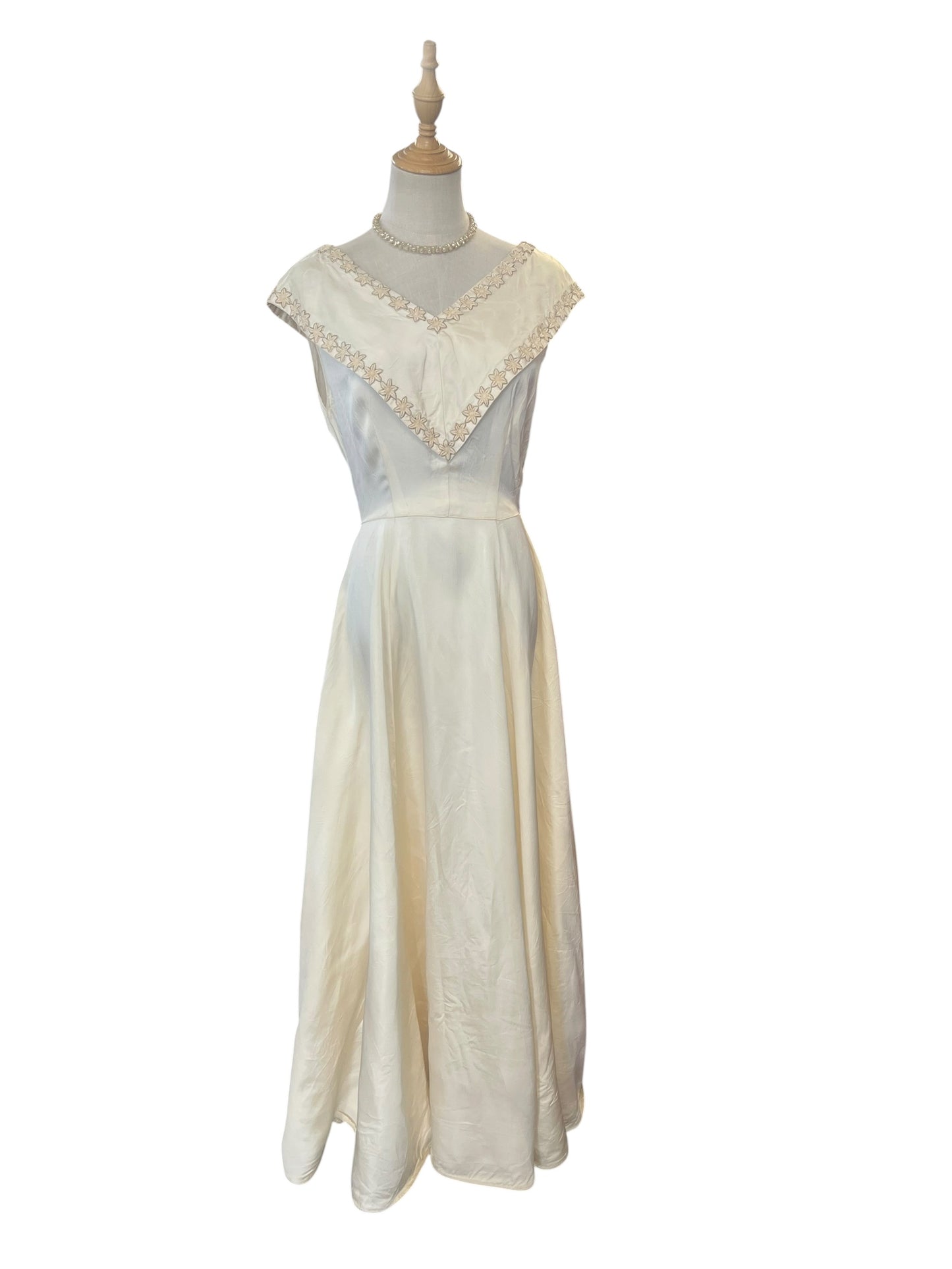 VINTAGE CREAM GOWN | 8