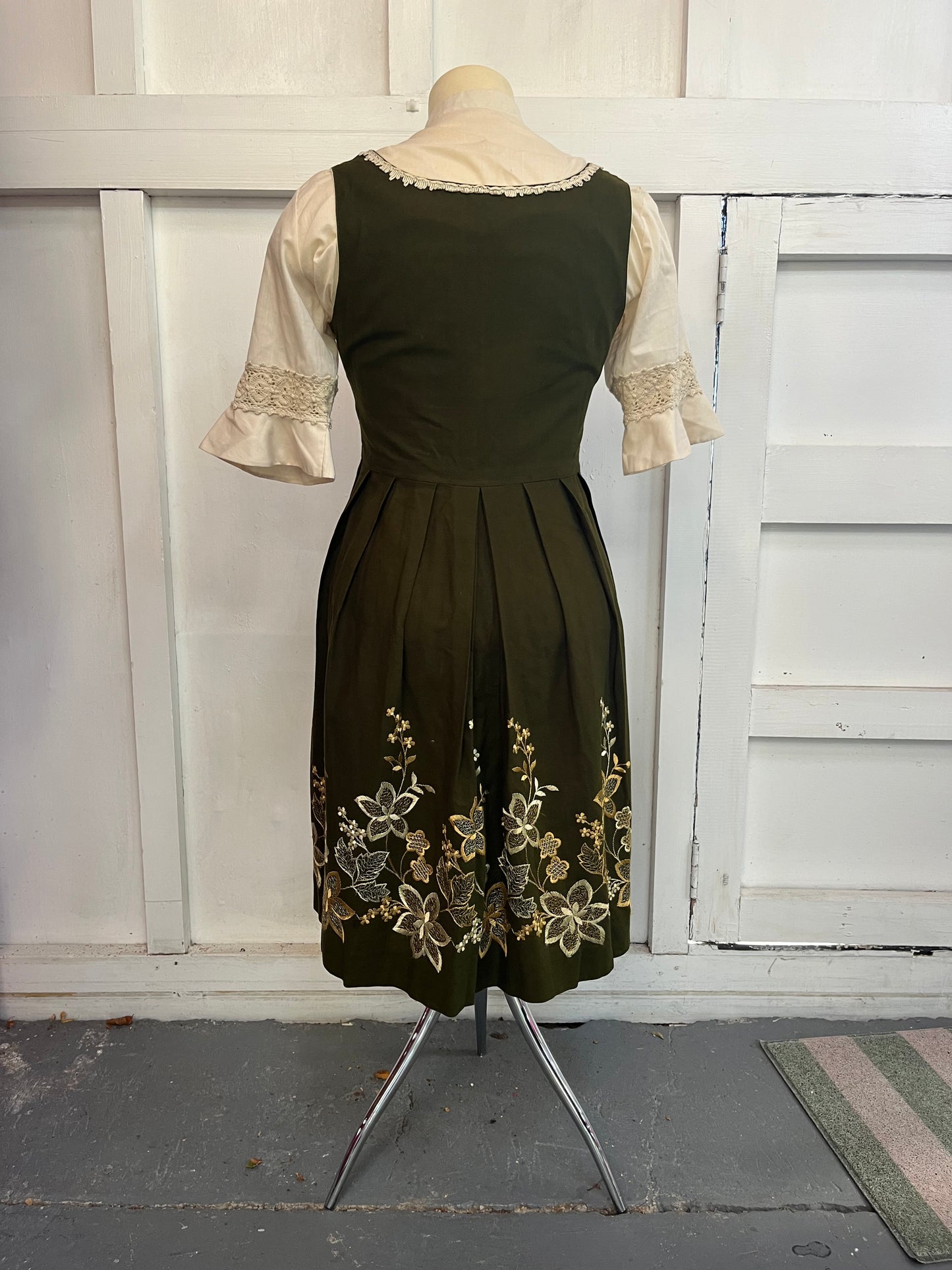 AUTHENTIC DIRNDL OLIVE DRESS SZ 16