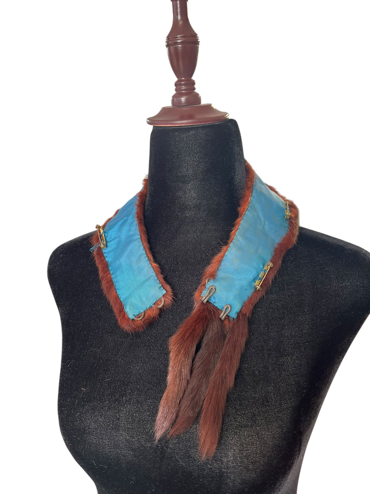 RED FERRET NECKPIECE